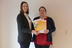 Christina Hofmann und Sonja Hackl teilen sich den Fachbereich Nachhaltigkeit & Umwelt. Fotocredit: RMOÖ