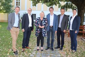 von links: Mario Pramberger, Günther Humer, Gerda Weichsler-Hauer, Karlheinz Roth, Johann Lefenda, Christina Hofmann - Fotocredit: RMOÖ